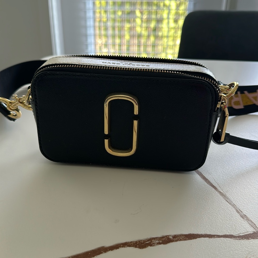 Tempe Marc Jacob small shoulder w strap bag